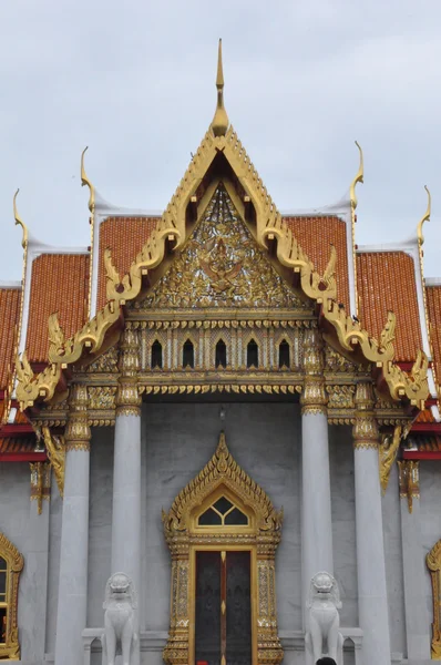 Wat benjamaborphit i bangkok, thailand — Stockfoto