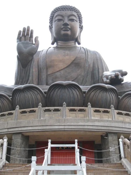 Den stora Buddhastatyn i hong kong — Stockfoto