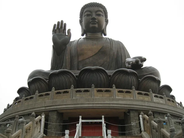 Den stora Buddhastatyn i hong kong — Stockfoto