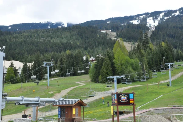 Sessellifte und Seilbahnen am Pfeifer — Stockfoto