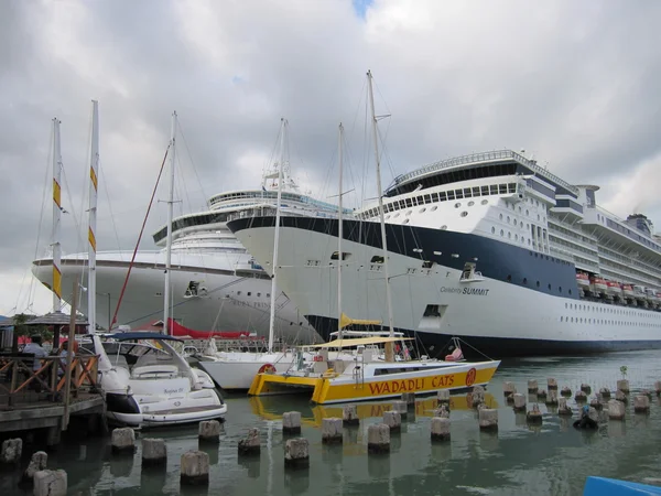 Crucero en Antigua — Foto de Stock