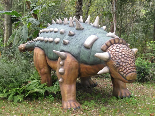 Réplica de dinosaurio — Foto de Stock