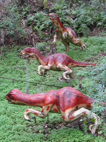 Réplica de dinosaurio —  Fotos de Stock