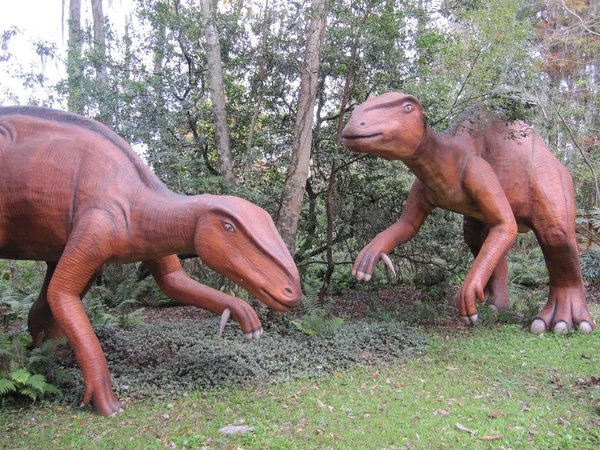 Réplica de dinosaurio — Foto de Stock