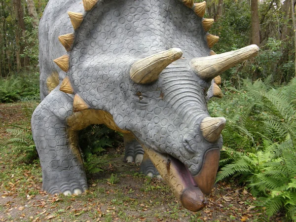 Δεινόσαυρος ρεπλίκα — Φωτογραφία Αρχείου