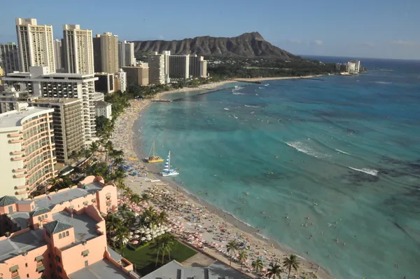 Spiaggia di Waikiki alle Hawaii — Foto Stock