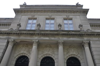 Newport elms mansion