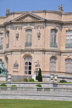 Newport elms mansion