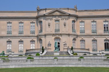 Newport elms mansion