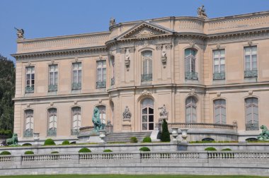 Newport elms mansion