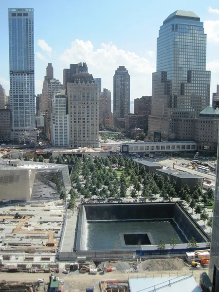 Monumento y Museo Nacional del 11 de septiembre en el sitio del World Trade Center — Foto de Stock