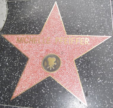 Michelle Pfeiffer'ın yıldızı, Hollywood şöhret yürümek