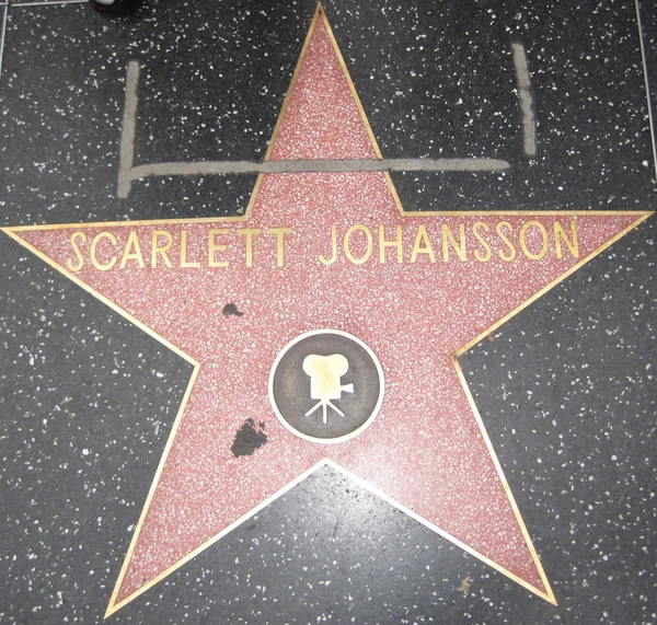 Étoile écarlate de Johannson au Hollywood Walk of Fame — Photo