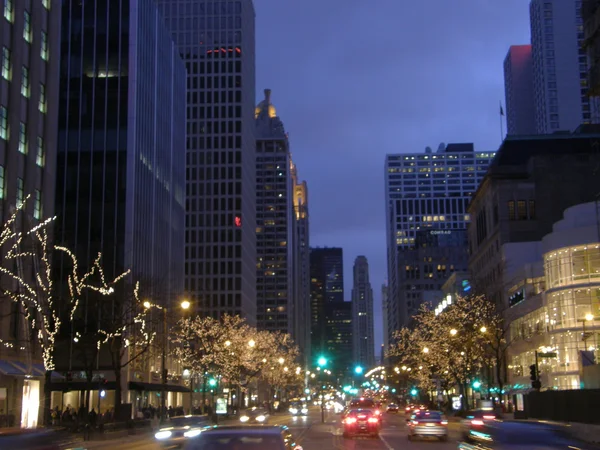 Magnificent Mile (Michigan Avenue) i Chicago — Stockfoto