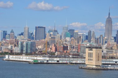empire state binası ile Manhattan skyline