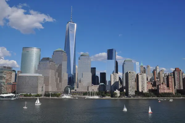 Lower Manhattan Skyline com um World Trade Center — Fotografia de Stock