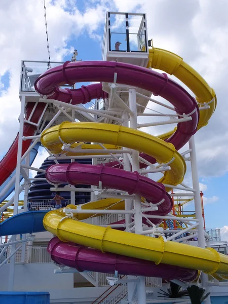 Tobogán acuático en un crucero — Foto de Stock