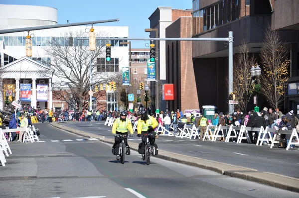 India sectie van de 20e jaarlijkse ubs thanksgiving parade spectaculair, in stamford, connecticut — Stockfoto