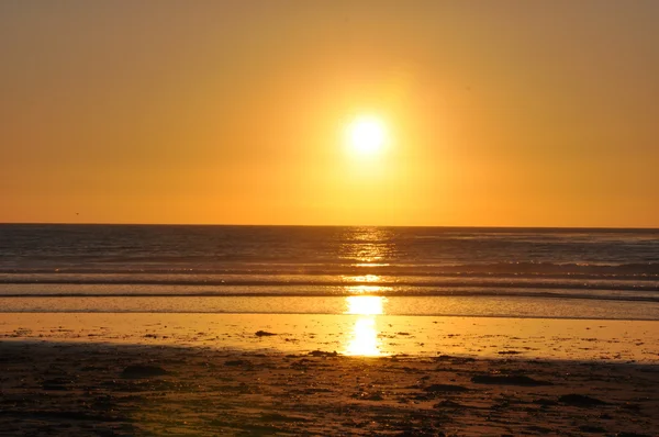 Pôr do sol sobre o Oceano Pacífico na Califórnia — Fotografia de Stock
