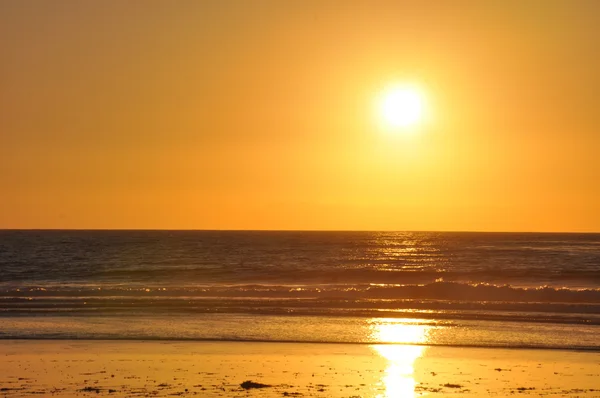 Pôr do sol sobre o Oceano Pacífico na Califórnia — Fotografia de Stock