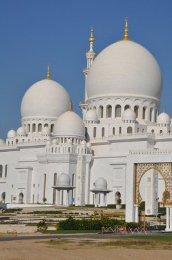 Şeyh Zayed, Abu Dabi 'deki Büyük Cami.