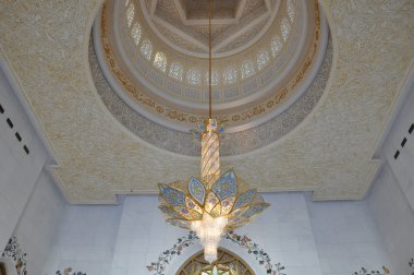 Şeyh Zayed, Abu Dabi 'deki Büyük Cami.