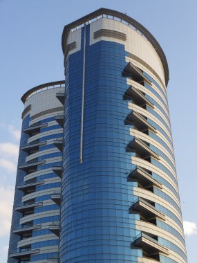 gökdelen Dubai'deki Şeyh zayed yolu üzerinde