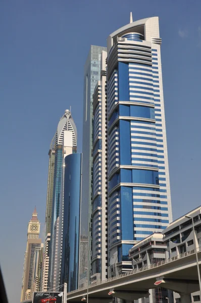 Хмарочоси вздовж Шейха Заєда в Дубаї — стокове фото