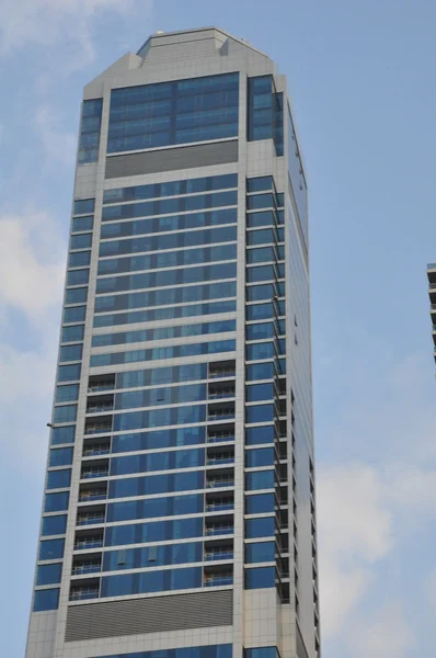 Wolkenkratzer an der Scheich-Zayed-Straße in Dubai — Stockfoto