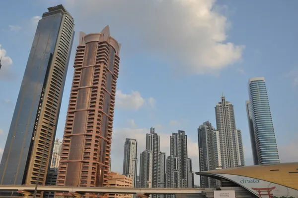 Метро Business Bay в Дубае, ОАЭ — стоковое фото
