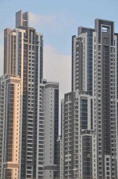 Grattacieli lungo Sheikh Zayed Road a Dubai — Foto Stock