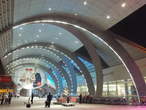 Terminal 3 (Emirates) en el Aeropuerto Internacional de Dubai en los Emiratos Árabes Unidos —  Fotos de Stock