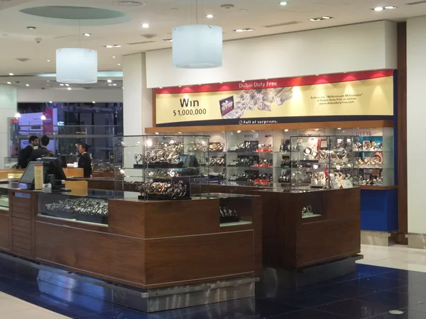 Negozi a Dubai duty free all'aeroporto internazionale — Foto Stock