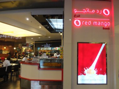 Kırmızı mango donmuş yoğurt BAE dubai Mall