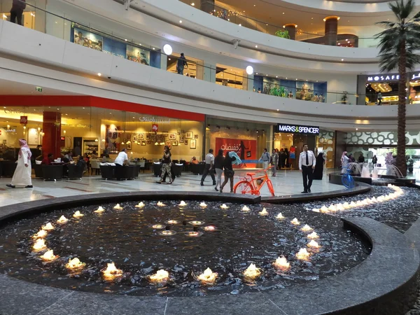 Centro Comercial Al Ghurair City em Dubai, Emirados Árabes Unidos — Fotografia de Stock