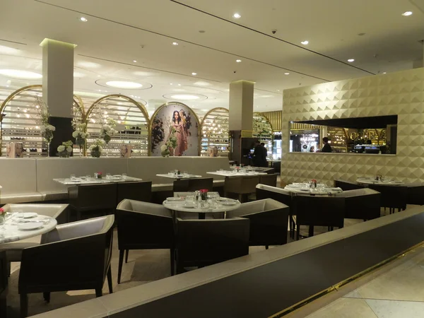 Vogue Cafe al Dubai Mall negli Emirati Arabi Uniti — Foto Stock