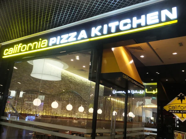 California Pizza Kitchen no Dubai Mall nos EAU — Fotografia de Stock