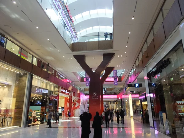 Εμπορικό κέντρο Ντουμπάι στο Ντουμπάι, Ηνωμένα Αραβικά Εμιράτα — Φωτογραφία Αρχείου