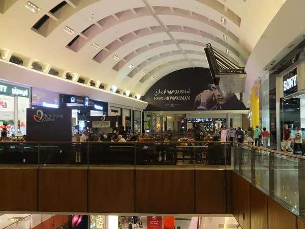 Dubai mall v Dubaji, Spojené arabské emiráty — Stock fotografie