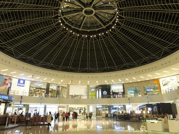 Μαρίνα εμπορικό κέντρο στο Ντουμπάι, Ηνωμένα Αραβικά Εμιράτα — Φωτογραφία Αρχείου