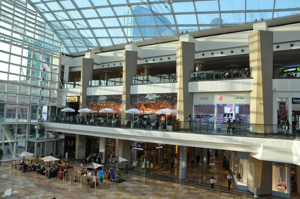 Фестиваль місто торгового центру Dubai mall в Дубаї, ОАЕ — стокове фото