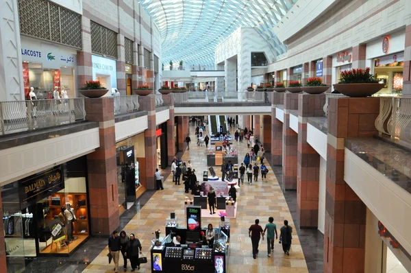 Фестиваль місто торгового центру Dubai mall в Дубаї, ОАЕ — стокове фото