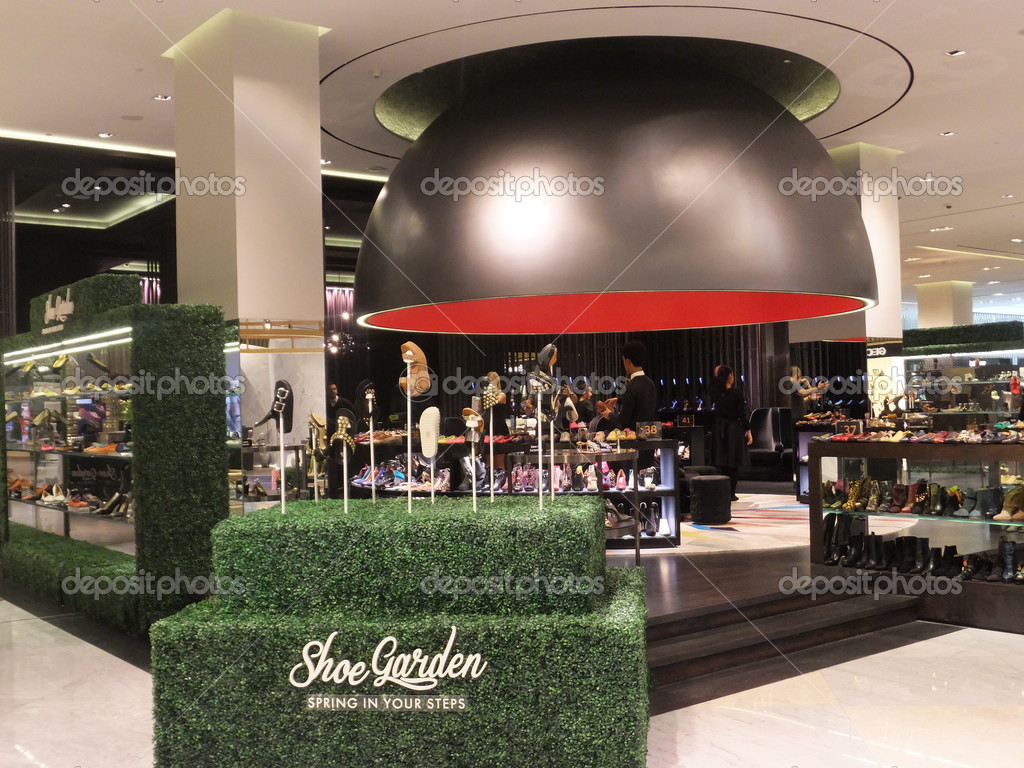 Level Shoe District At Dubai Mall In Dubai Uae Stock Editorial