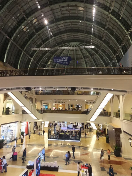 Centro comercial de los Emiratos Árabes Unidos en Dubai — Foto de Stock