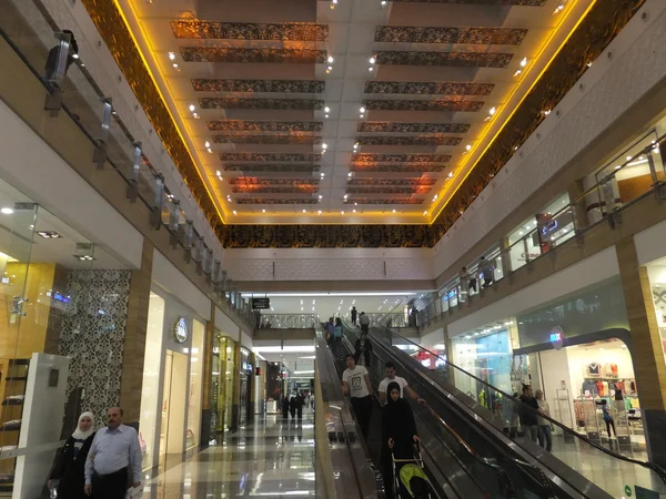 Mirdif City Centre em Dubai, Emirados Árabes Unidos — Fotografia de Stock