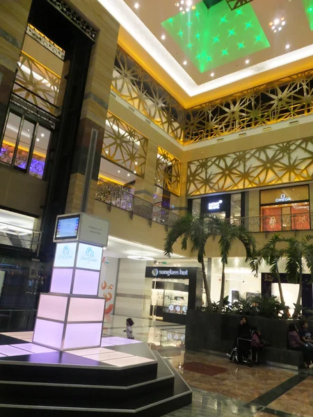Centro de la ciudad de Mirdif en Dubai, EAU — Foto de Stock