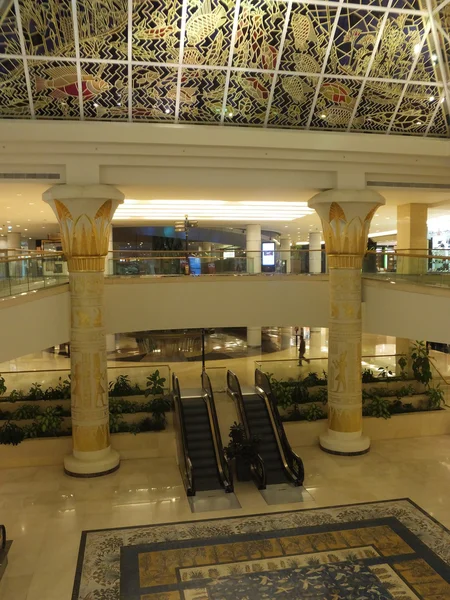 Centro comercial Wafi en Dubai, Emiratos Árabes Unidos — Foto de Stock