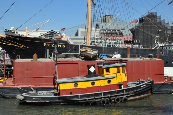 South Street Seaport в Нью-Йорке — стоковое фото