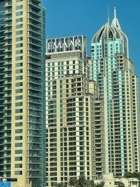 DUBAI, BAE - 22 Aralık 2021 'de Dubai Marina' nın BAE 'deki görüntüsü.