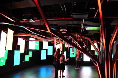 DUBAI, BAE - 20 Aralık 2021 'de Dubai, BAE' deki Expo 2020 'de Peru pavyonu.